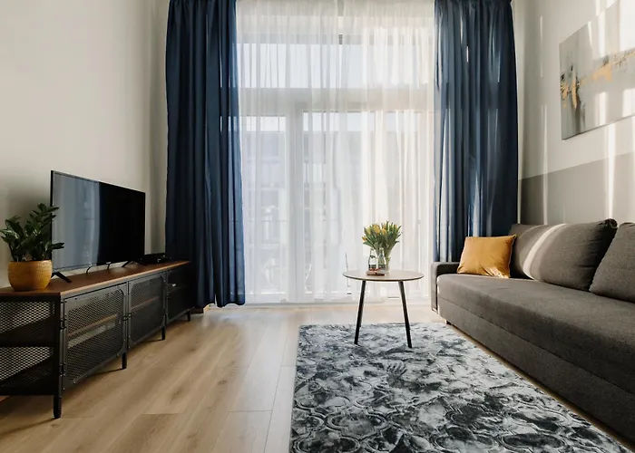 Apartment Sleep And Fly With Parking, Lotnisko, Self Check In 24-7 - - Fair