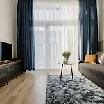 Lejlighed Sleep And Fly With Parking, Lotnisko, Self Check In 24-7 - - Fair