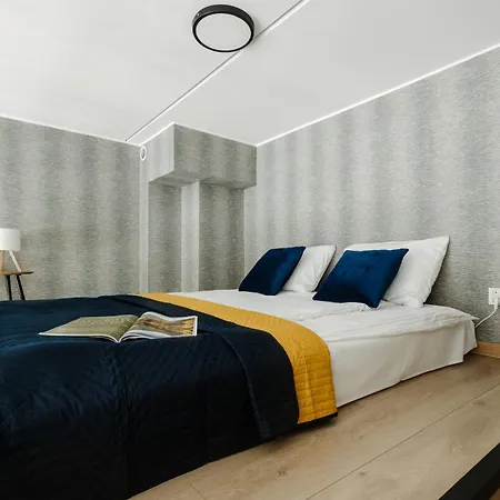 Sleep And Fly With Parking, Lotnisko, Self Check In 24-7 - - Fair 아파트 브로츠와프