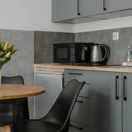 Sleep And Fly With Parking, Lotnisko, Self Check In 24-7 - - Fair 아파트 *