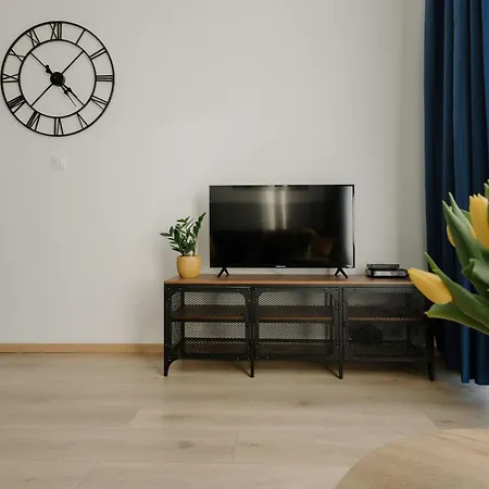 Sleep And Fly With Parking, Lotnisko, Self Check In 24-7 - - Fair *