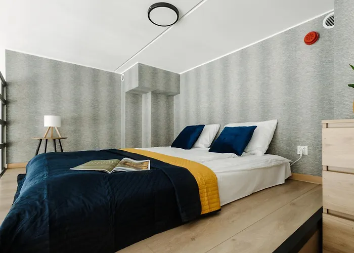 Sleep And Fly With Parking, Lotnisko, Self Check In 24-7 - - Fair 아파트 브로츠와프